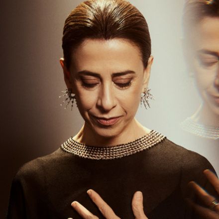 Fernanda Torres brilha no Globo de Ouro e leva o prêmio de Melhor Atriz para o Brasil