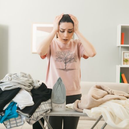 A Roda Mental: A Carga Invisível: Por que as Mulheres Carregam Mais?
