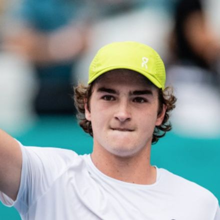 Após campanha no Miami Open, João Fonseca chega a 59ª colocação no ranking da ATP • Foto: Divulgação/João Fonseca