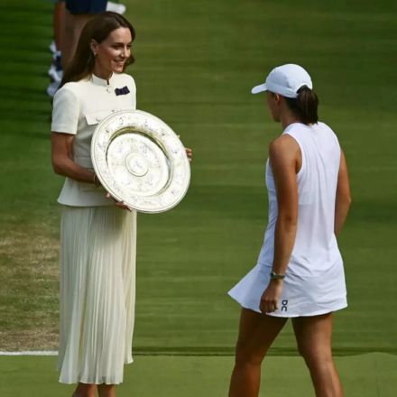 Iga Swiatek conquista o título feminino de Wimbledon e recebe troféu de Kate Middleton - Fotos : Reprodução/ Rede Social