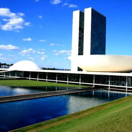 Congresso Nacional (com suas cúpulas icônicas)