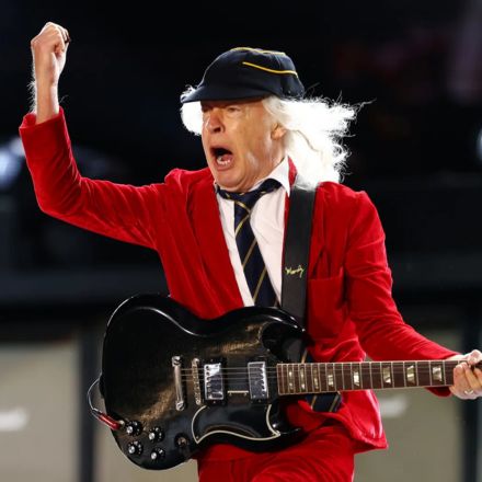 O AC/DC fez o chão tremer em Melbourne! Sismógrafos registraram o rock. Descubra a ciência por trás do show e quem detém o recorde sísmico.