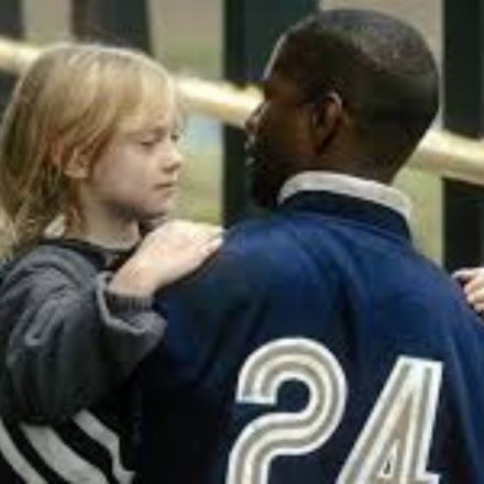 Denzel Washington e Dakota Fanning em Chamas da Vingança (2004)
