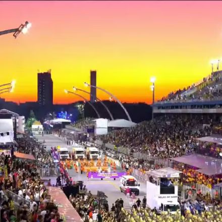 Planeia o teu Carnaval! 🎭 Vê a ordem oficial, horários e destaques dos desfiles das escolas de samba de SP 2026 no Anhembi. Não percas nada!