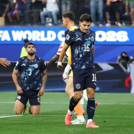 Bobadilla lamenta gol contra em Estados Unidos x Paraguai, na Copa do Mundo Imagem: REUTERS/Matthew Childs